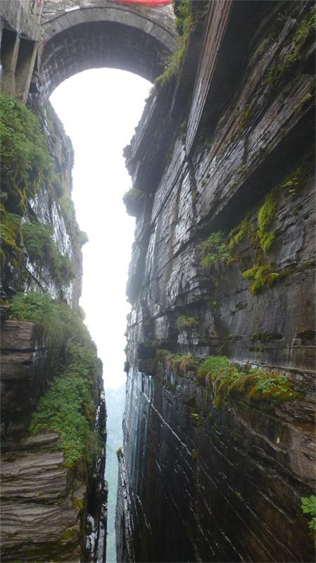 险峻的一线天