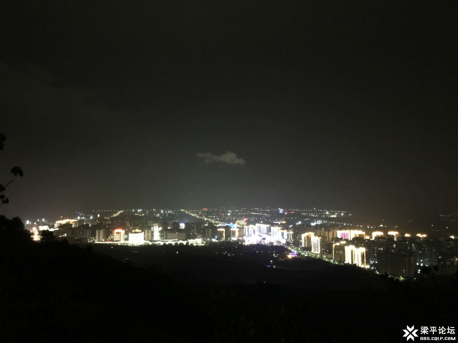 花园寨基站（点2）观梁平新城夜景1.jpg