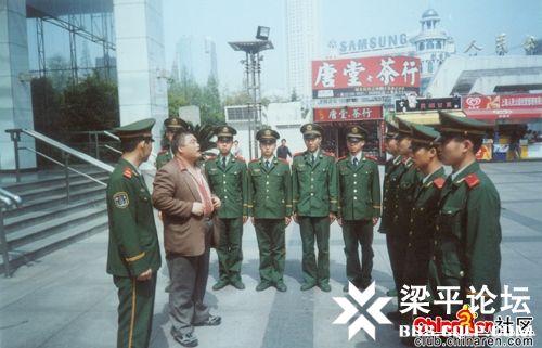 百度胖老师吧上海市公 安局轨道交通分局石宇玉老师求救 抖音快手百度贴吧百科图片视频知道搜索上海胖老师或 ...