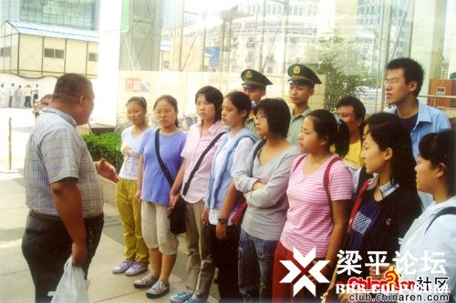 百度胖老师吧上海市公 安局轨道交通分局石宇玉老师求救 抖音快手百度贴吧百科图片视频知道搜索上海胖老师或 ...