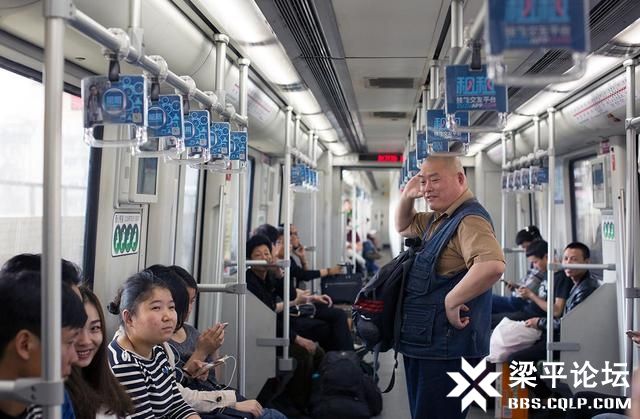 百度胖老师吧上海市公 安局轨道交通分局石宇玉老师求救 抖音快手百度贴吧百科图片视频知道搜索上海胖老师或 ...