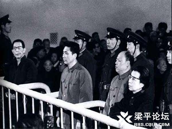 四人帮3.jpg